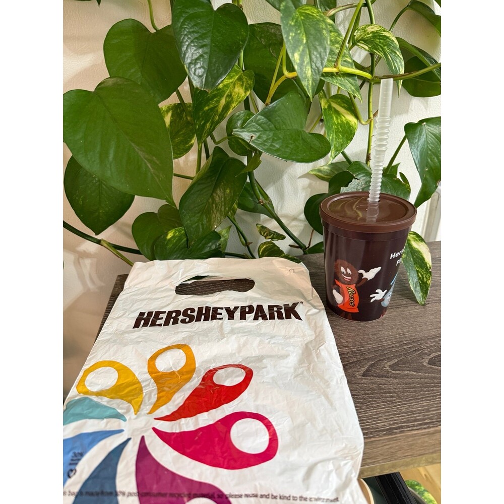 Hershey Park bag with cup